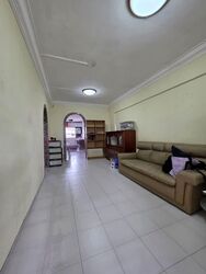 Blk 827 TAMPINES GROVE (Tampines), HDB 3 Rooms #600630481